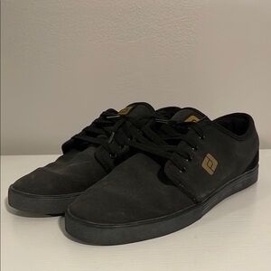 Black Skate Shoes